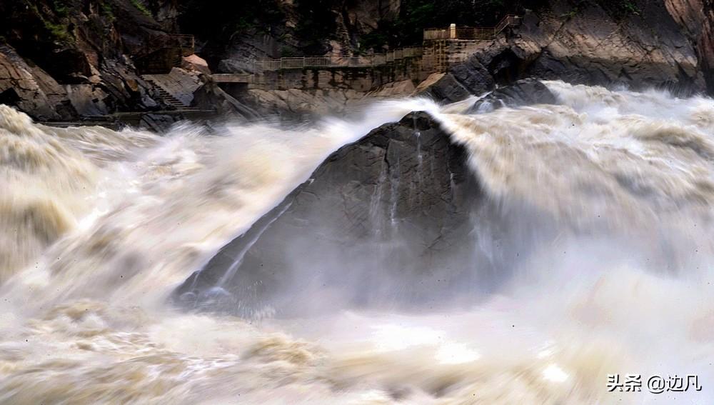虎跳峡是哪个江(虎跳峡为什么叫虎跳峡)
