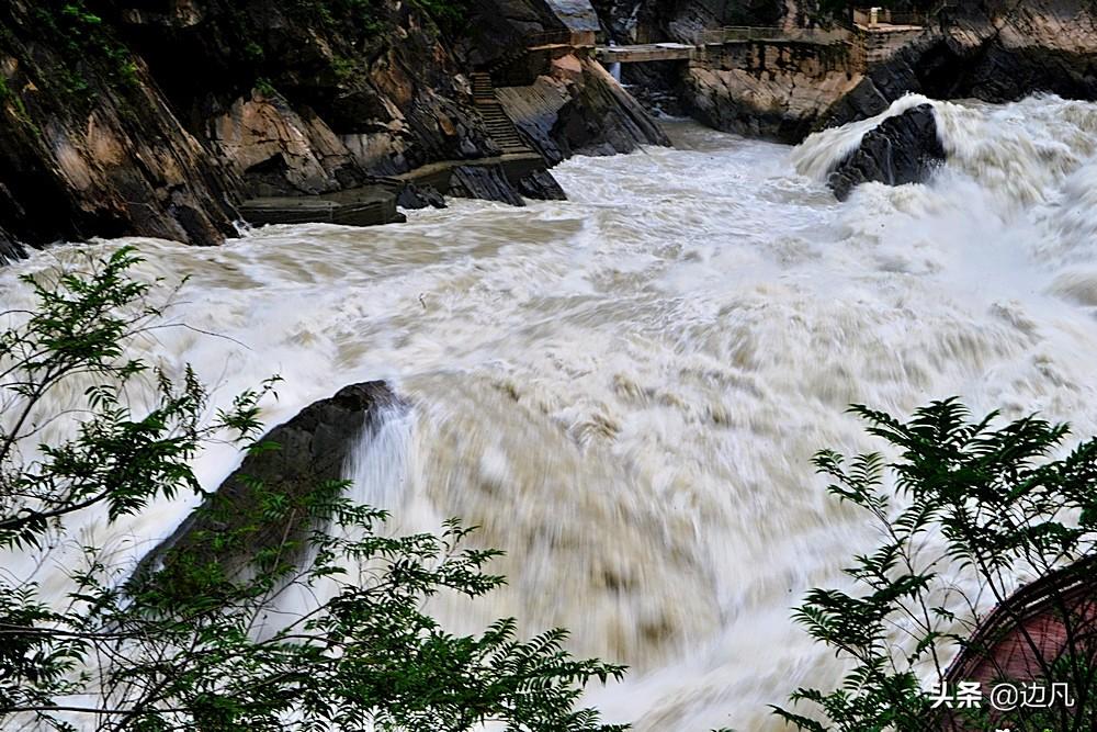 虎跳峡是哪个江(虎跳峡为什么叫虎跳峡)