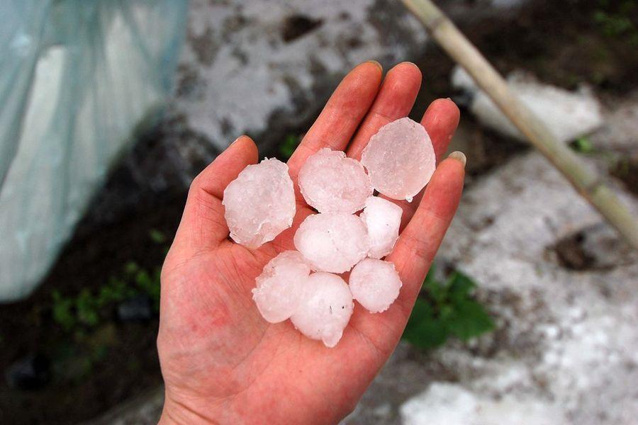 突然下冰雹是什么征兆(突然下冰雹是不是有灾难)