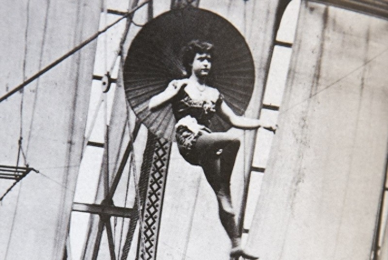 图揭19世纪“怪胎” 身体畸形诡异神秘