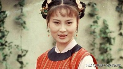 ​友情与野心的博弈：《红楼梦》中的小红如何在大观园中获得地位？