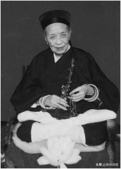 中国“坐化”第一人，享有118岁高寿，邵逸夫曾亲自拜其为师