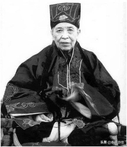 中国“坐化”第一人，享有118岁高寿，邵逸夫曾亲自拜其为师