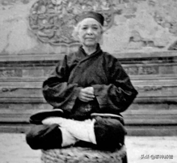 中国“坐化”第一人，享有118岁高寿，邵逸夫曾亲自拜其为师