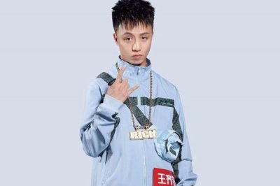 ​王齐铭和gai什么关系 都是重庆人来自同一个厂牌