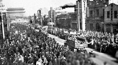 ​傅作义宣布北平和平解放，李文和石觉手握20万精兵，为何不敢反