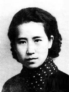 ​揭秘老舍与赵清阁的婚外情缘：一个逃家十载，一个孤独终老