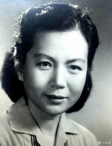 ​车晓发文悼念奶奶车毅 102岁老戏骨车毅逝世