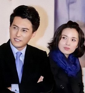 ​靳东李佳15年婚姻细节首曝光！妻子晒白发照袒露“无惧衰老”