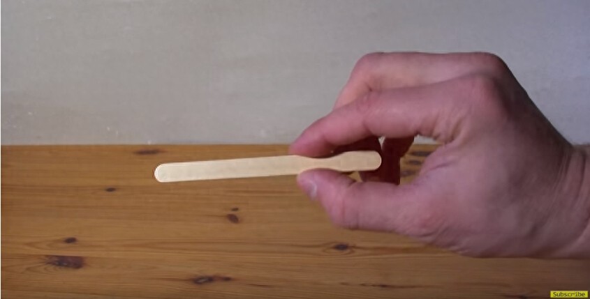 国外网友自制迷你弓箭，看完后大家都对他竖起大拇指