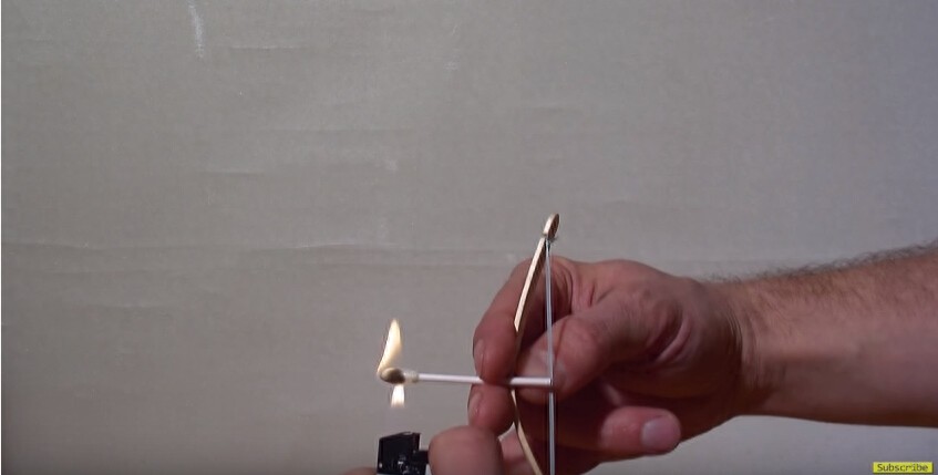 国外网友自制迷你弓箭，看完后大家都对他竖起大拇指