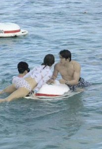 ​金晨泳装隔江犹唱后庭花