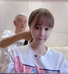 ​赵本山女儿喜迎新生命：母子平安，晒亲子牵手照，儿子小名超可爱