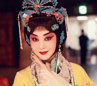 ​“京剧第一美人”李胜素，58岁婚姻成谜，4个绯闻老公竟没一个真