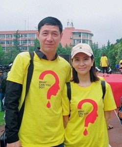 ​歌手甘萍：嫁前国足老公黎兵，婚后18年恩爱如初，如今过得怎样了