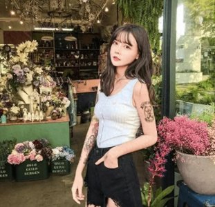 ​韩安冉宣布再婚，现任老公潇洒帅气，前任也有了新欢，快要当爸了