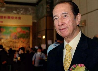 ​国内实行一夫一妻，为啥何鸿燊有4个老婆？赌王：是清朝给的特权