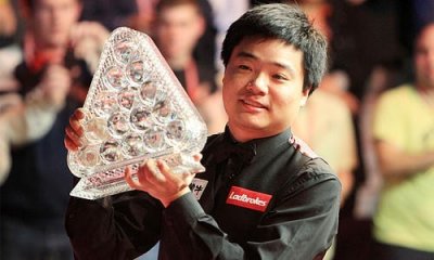 ​怪不得拒绝潘晓婷！丁俊晖妻子首曝光，身材火辣风韵犹存年入上亿