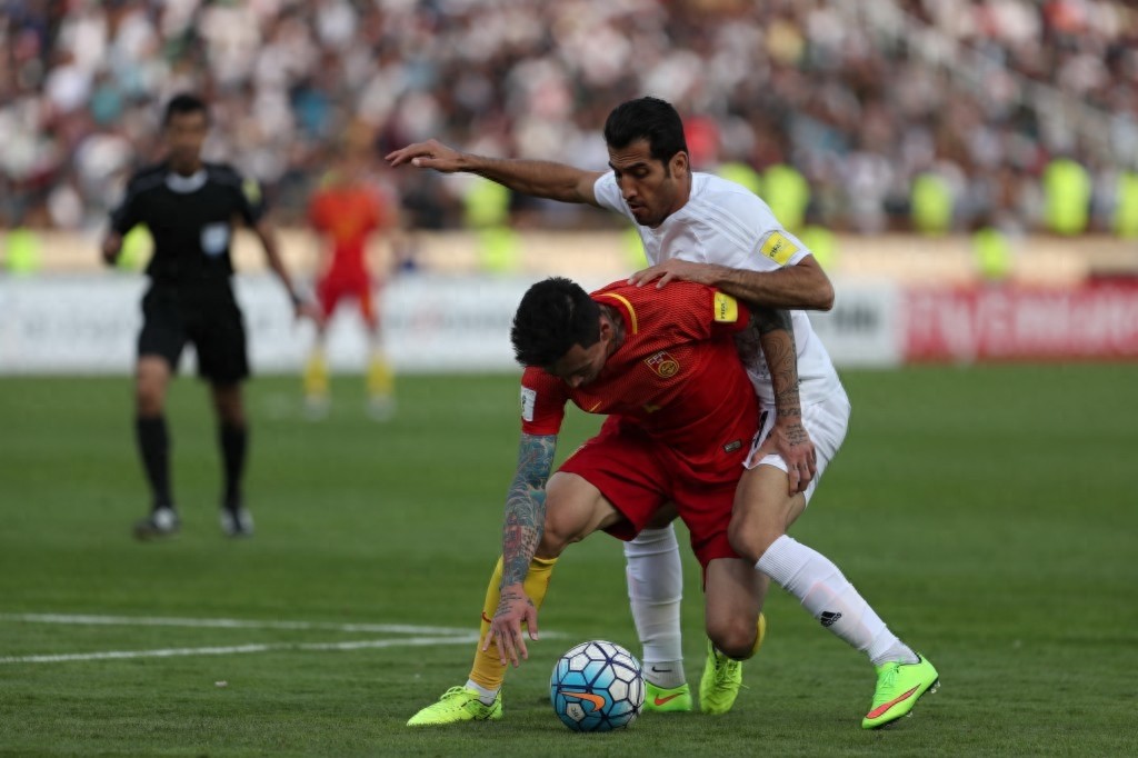 足球——世预赛：国足负伊朗