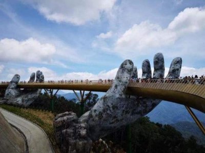 ​世界奇观：被佛手托起的桥