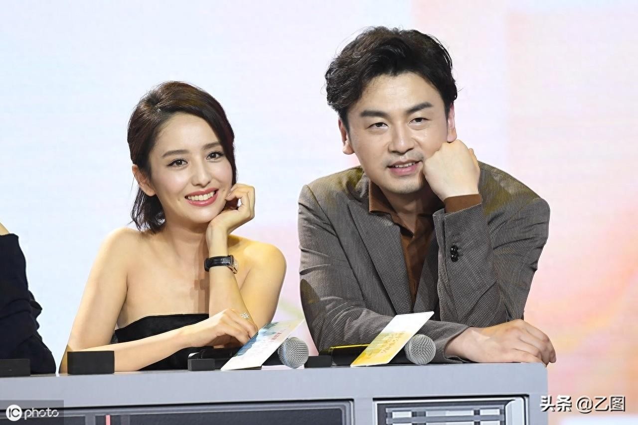 雷佳音佟丽娅被传绯闻，盘点两人12张同框照片，你可能看出端倪？