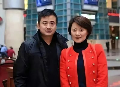 ​赵本山徒弟赵海燕：24岁生子，30岁上大学成副教授与丈夫恩爱至今