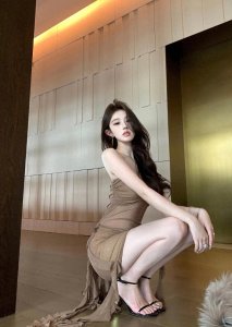 ​性感风韵的美人，迷人的身材，每天看美女精神百倍，美图十五张