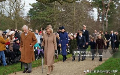 ​英国王室成员出席圣诞弥撒，一大家子难得那么齐，圣诞氛围温馨！