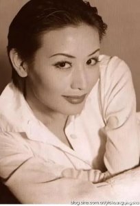 ​从T台第一美女，到藏区古寺尼姑，名模包海青经历了什么？