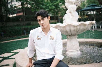 ​前女友是吴昕，前未婚妻是张天爱，如今35岁升级当老爸