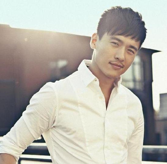 高云翔发文被唐德起诉，却9字表白董璇，网友说出原因