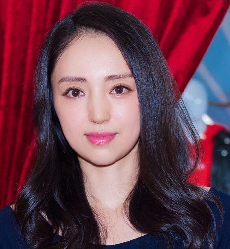 高云翔发文被唐德起诉，却9字表白董璇，网友说出原因