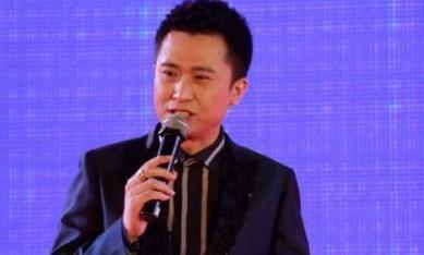 央视主持人杨帆妻子曝光，这五官颜值不敢吐槽，网友：难怪不公开