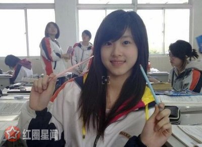 ​章泽天拒绝张艺谋三次真的吗章泽天为什么不演电影