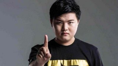 ​uzi的vn巅峰操作动图（LOL世界第一VN非他莫属）