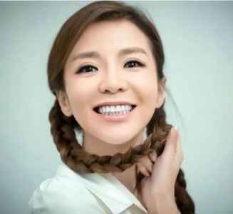 ​13年里2次患癌，下嫁湖南穷小子的央视名嘴朱迅，被老公宠上了天