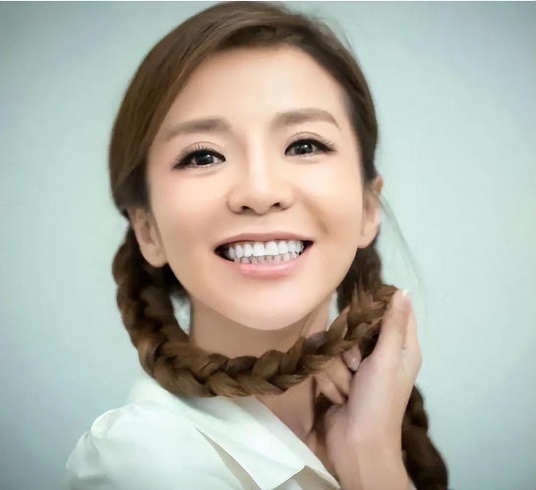 3年里2次患癌，下嫁湖南穷小子的央视名嘴朱迅，被老公宠上了天