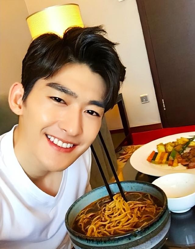 张翰娜扎分手真实原因（张翰与娜扎分开至今还是单身）