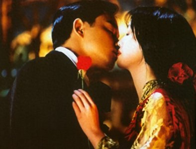 香港R级片：吴倩莲、张国荣上演大尺度，在镜头前竟假戏真做