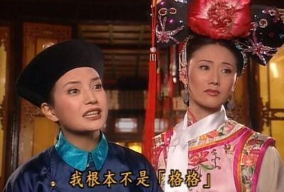 ​53岁“令妃娘娘”娟子近照曝光，一身黑色气质优雅，容颜22年未变