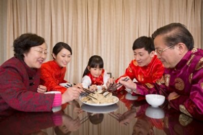 ​除夕“年夜饭”，必吃10道菜，寓意财如水涨，家里“财运足”！