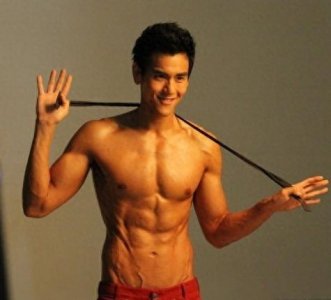 ​肌肉猛男！那些身材喷血的男明星