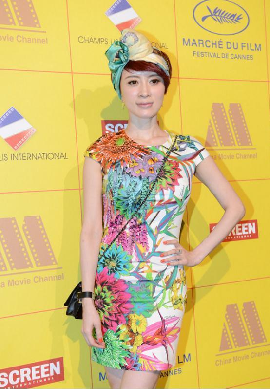 金巧巧20年后再扮西游记“孔雀公主”，容颜未改，还嫩了很多