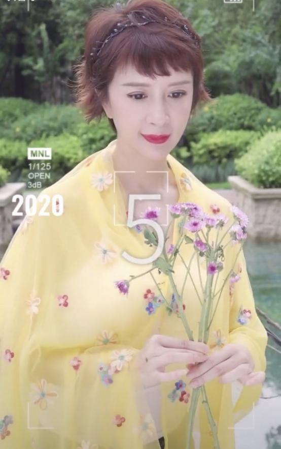 金巧巧20年后再扮西游记“孔雀公主”，容颜未改，还嫩了很多