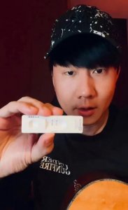 ​林俊杰确诊新冠，演出过程曝光，全程未戴口罩，被骂：活该