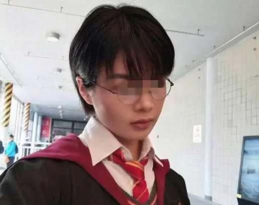 许可馨父母真实身份已曝光（许可馨事件始末）(1)_