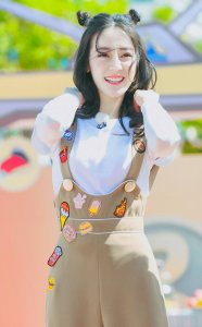 ​热巴张艺兴关系好不好看细节就知道 迪丽热巴真的会喜欢张艺兴吗