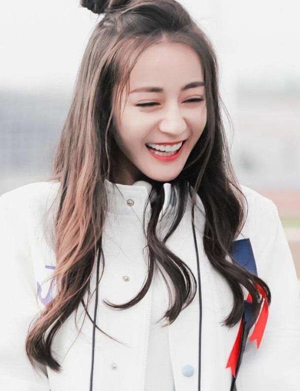 热巴张艺兴关系好不好看细节就知道 迪丽热巴真的会喜欢张艺兴吗