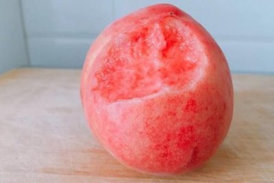 ​桃子放在冰箱里保存还是外面保存,桃子是否可以放冰箱保存