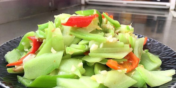 黄瓜怎么炒又脆又好吃视频